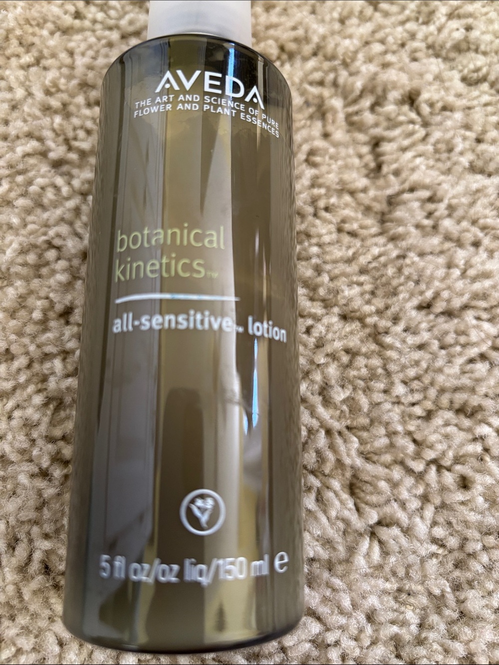 AVEDA Botanical Kinetics All-Sensitive Lotion — Olive Bottle with White Pump - Picture 3 of 3